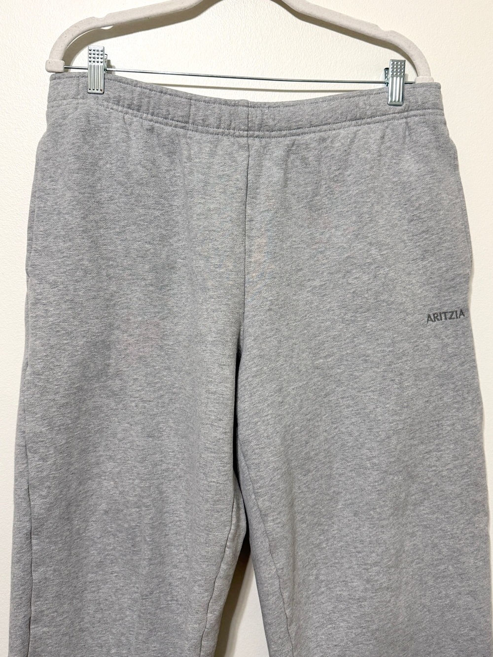 Aritzia Cozy Sweatfleece Mega Fit Straight Leg Sweatpant in Grey Size Large - Picture 4 of 8